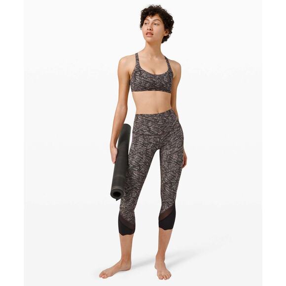 Lululemon Wunder Under Crop High-Rise Scallop Full-On Luxtreme 23" Size 6 - Picture 3 of 12